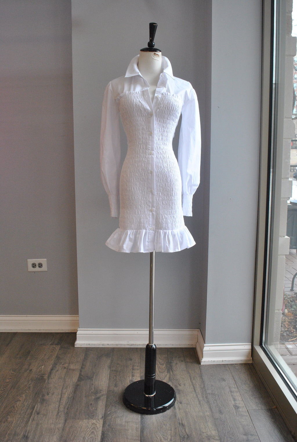 WHITE SHIRT DRESS WITH RUSHING