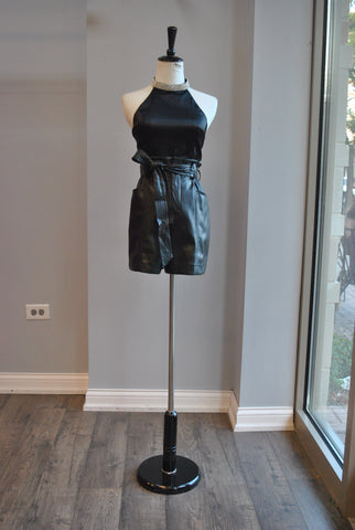 BLACK FAUX LEATHER HIGH WAISTED SHORTS WITH A BELT AND SIDE POCKETS