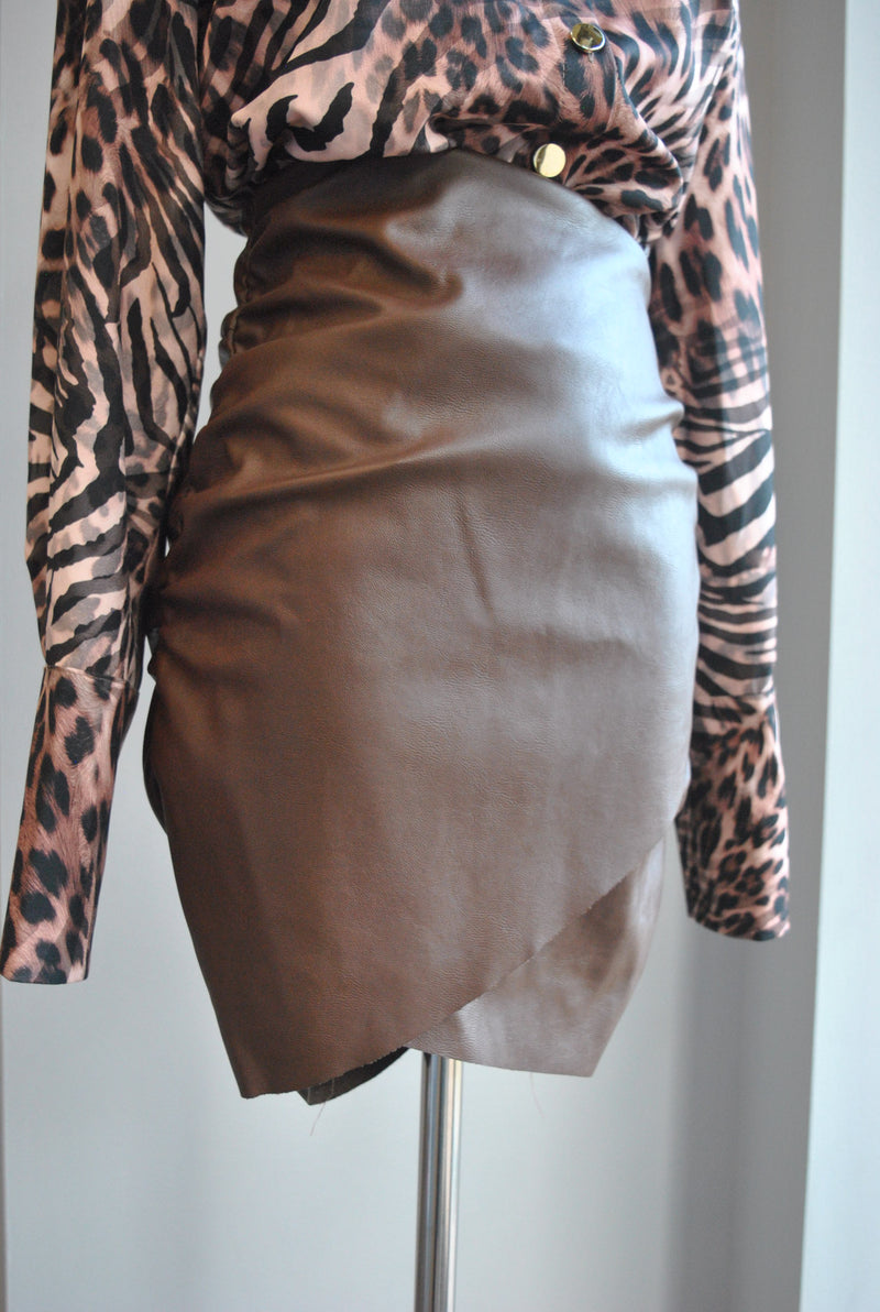 CHOCOLATE BROWN MINI FAUX LEATHER SKIRT