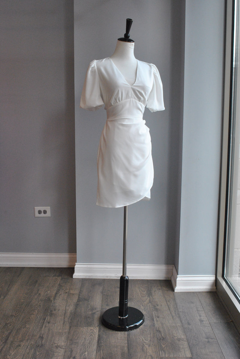 WHITE SIMPLE COCKTAIL DRESS WITH FRONT RUSHING