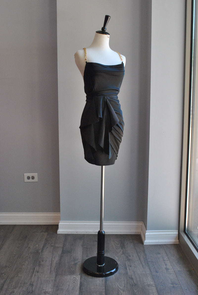 BLACK MINI PARTY DRESS WITH OPEN BACK AND CHAIN DETAIL