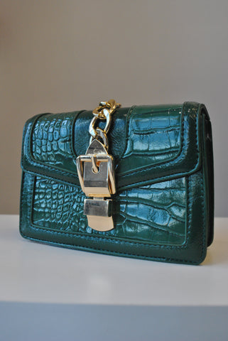 CARAMEL FAUX CROCODILE LEATHER CLUTCH / CROSSBODY HANDBAG