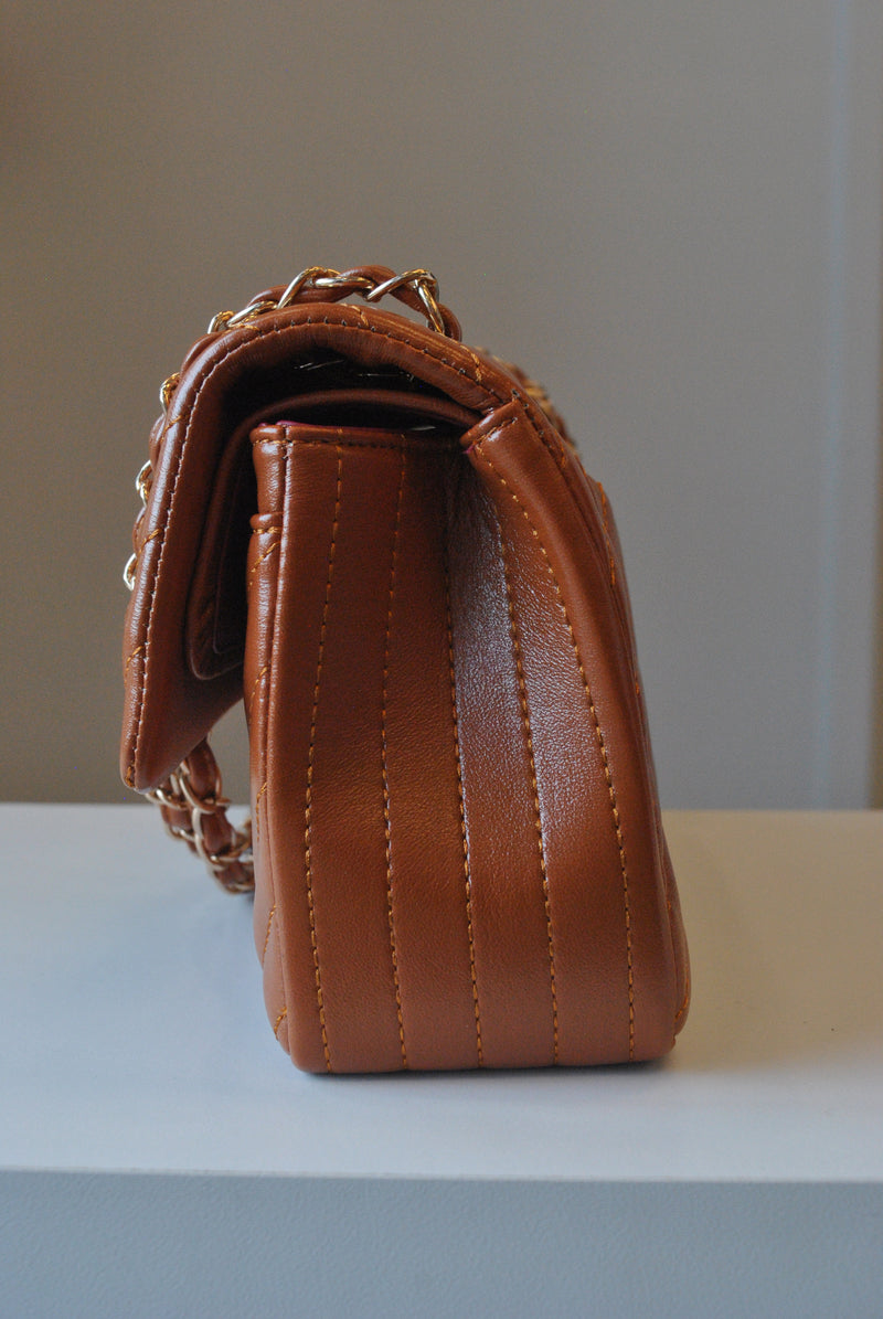 CARAMEL GUILTER SHOULDER BAG