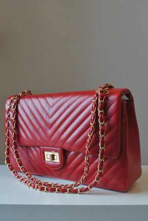 BIG RED GUILTED SHOULDER BAG WITH GOLD CHAIN