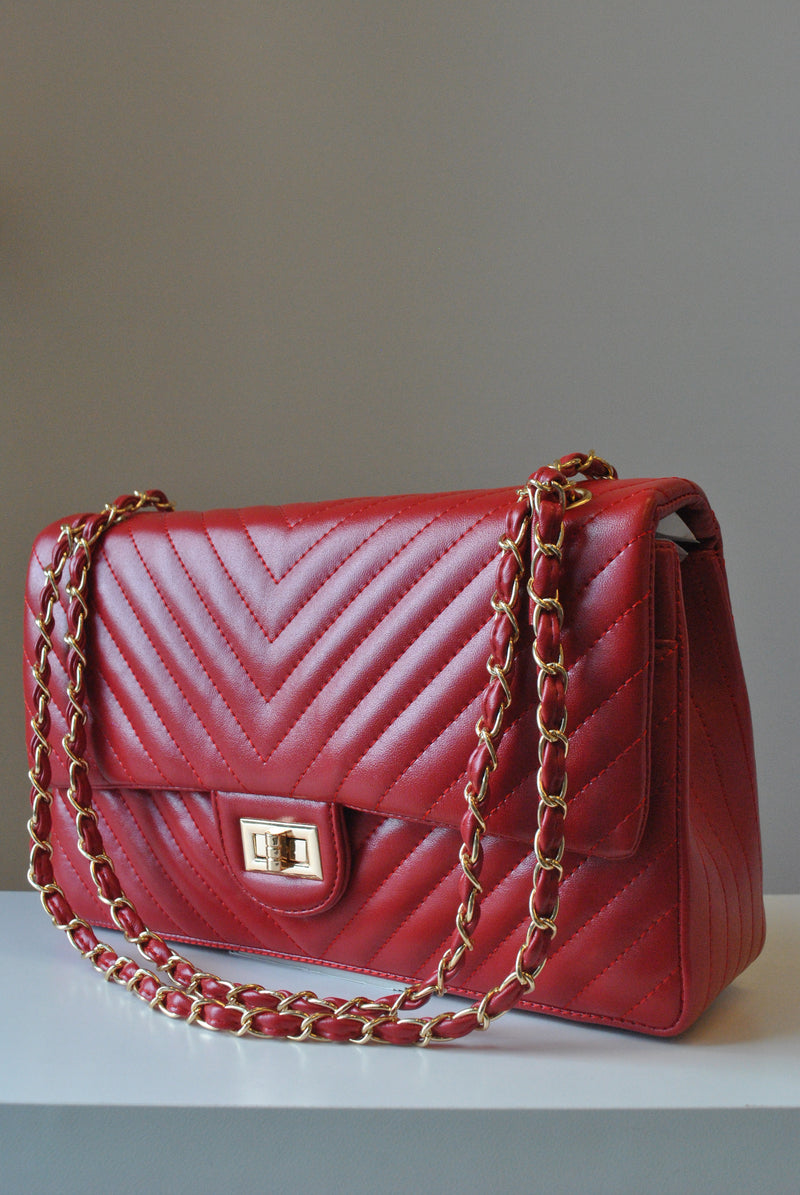 BIG RED GUILTED SHOULDER BAG WITH GOLD CHAIN – Le Obsession Boutique