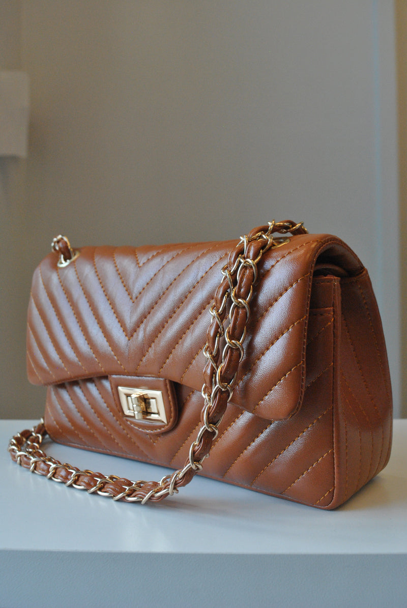 CARAMEL GUILTER SHOULDER BAG