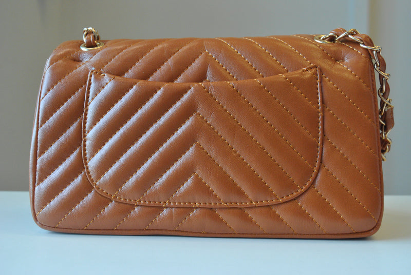 CARAMEL GUILTER SHOULDER BAG