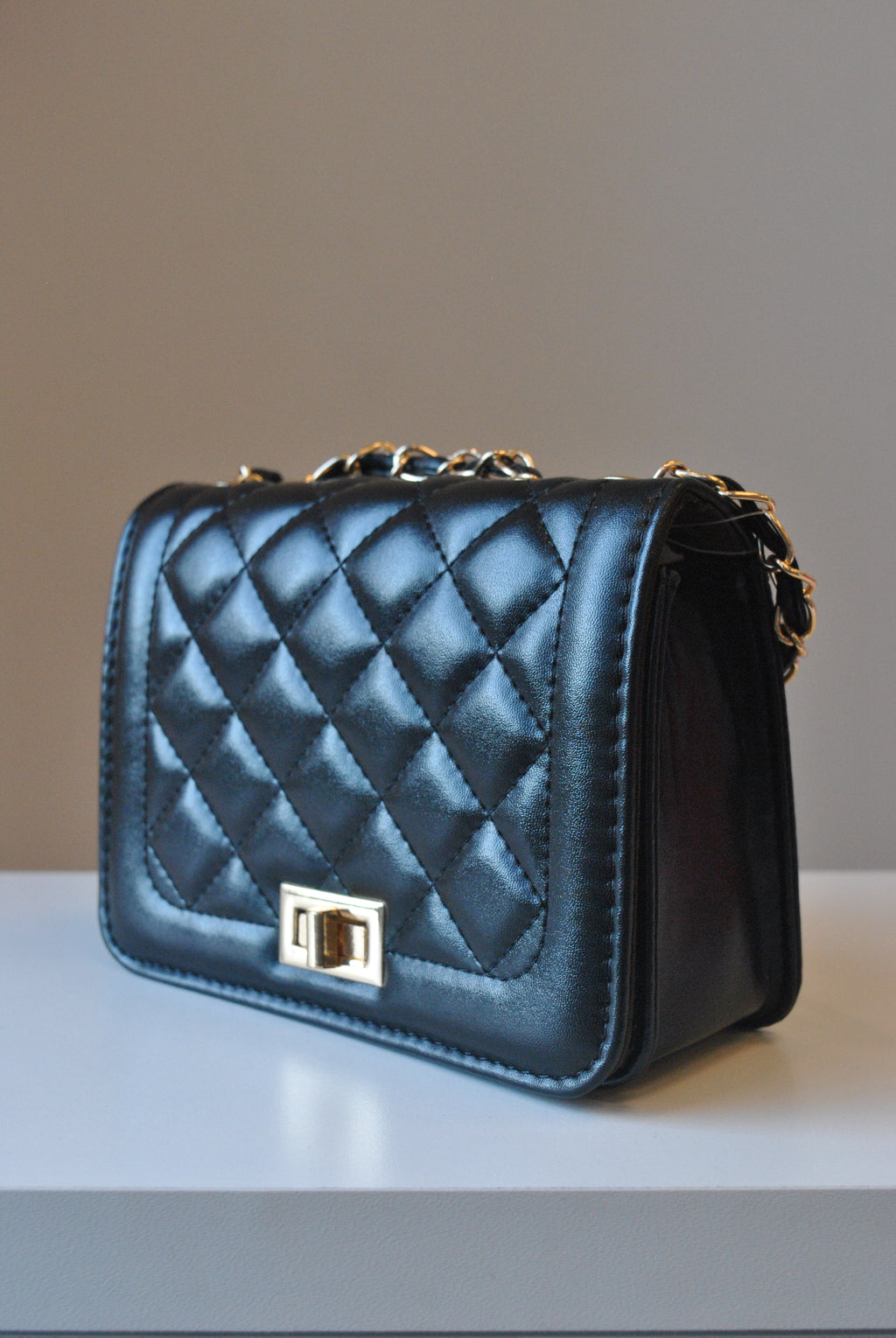 SMALL BLACK GUILTED CROSSBODY BAG