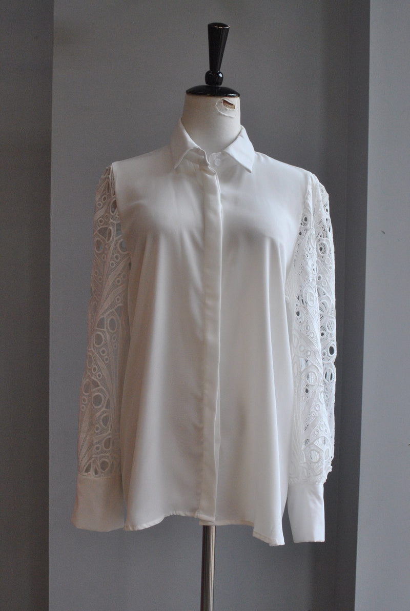 WHITE BLOUSE WITH LACE SLEEVES