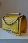 MUSTARD FAUX LEATHER HANDBAG WITH GOLD CHAIN