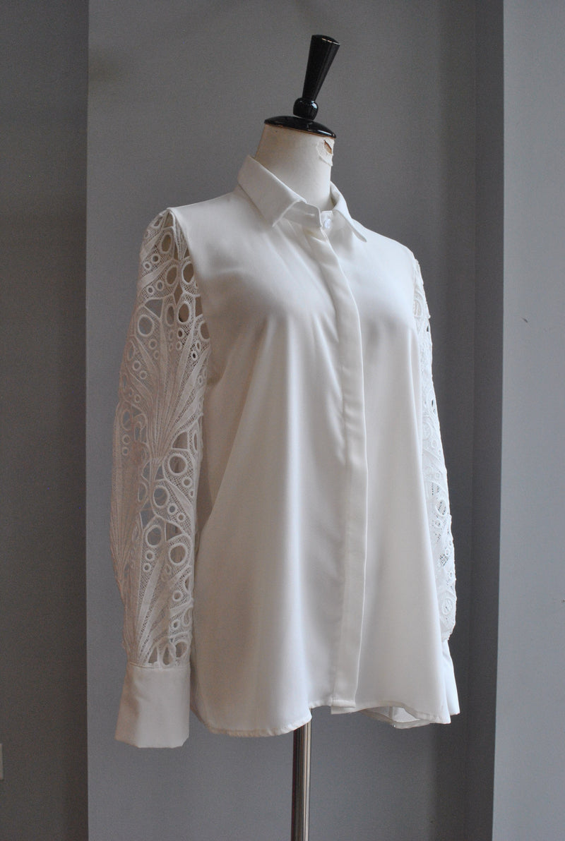 WHITE BLOUSE WITH LACE SLEEVES