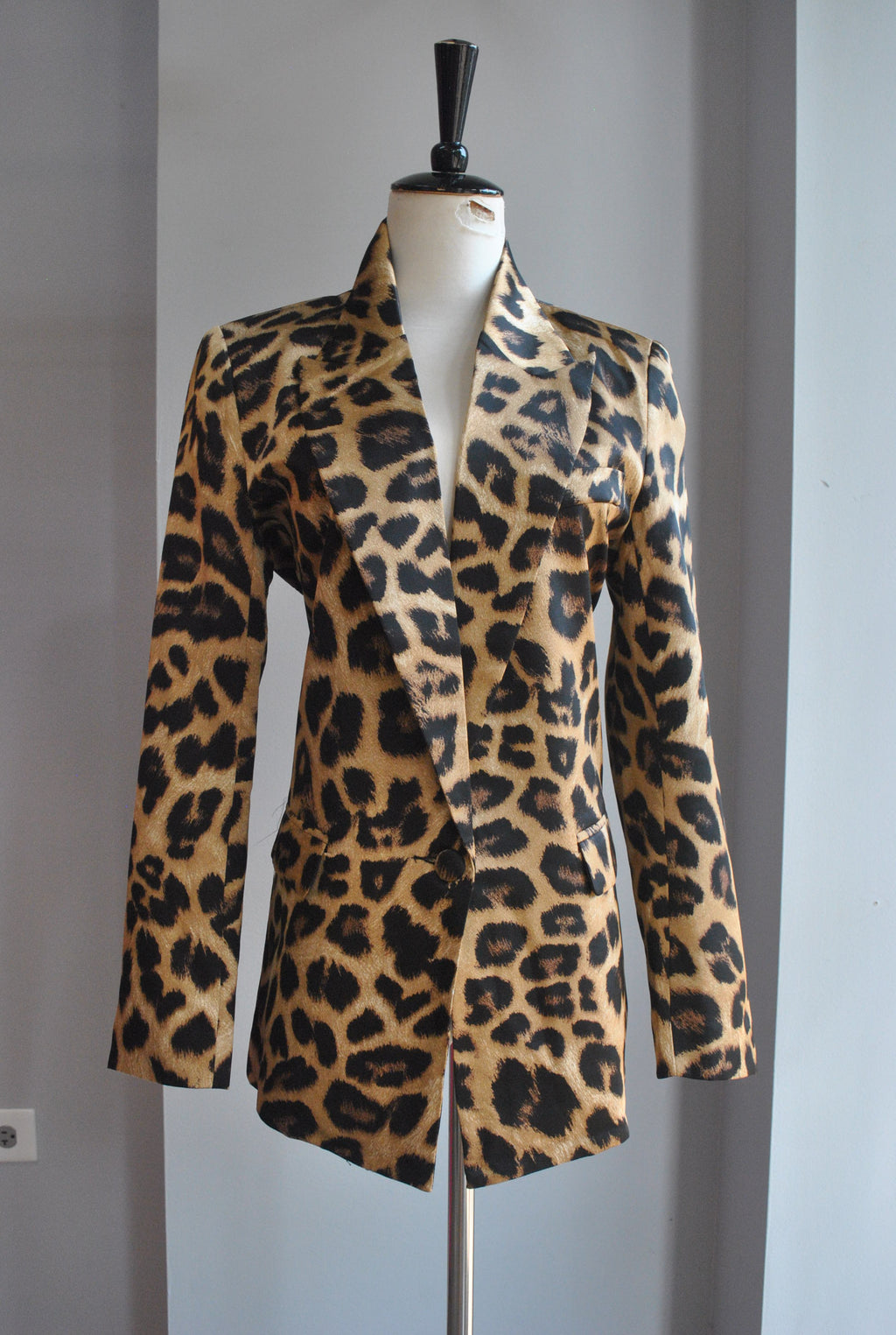 CHEETAH PRINT SILKY BLAZER
