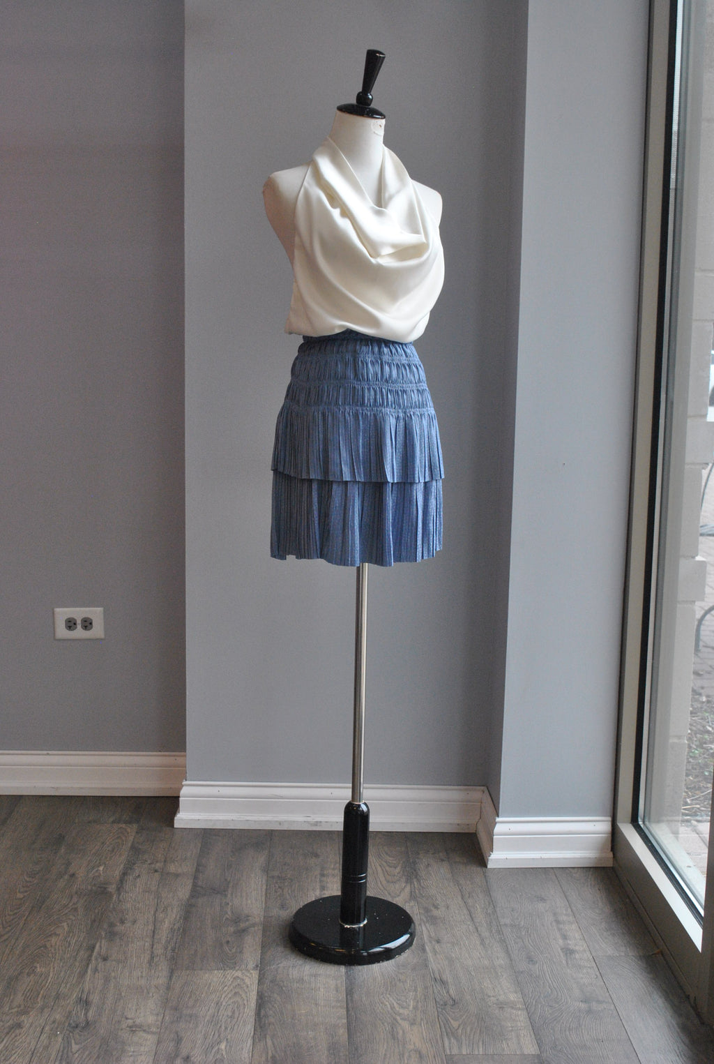 PERIWINKLE MINI SKIRT WITH ELASTIC WAIST