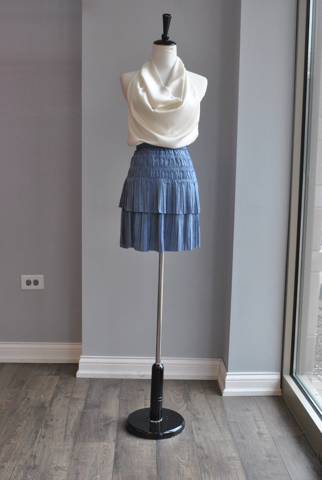 PERIWINKLE MINI SKIRT WITH ELASTIC WAIST