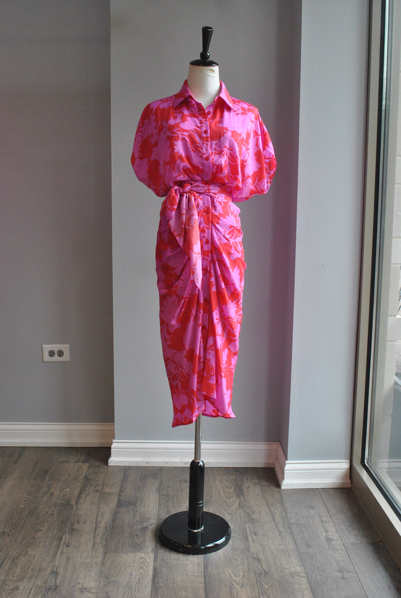 PINK AND RED MIDI DRESS WITH RUSHING AND TIE FRONT