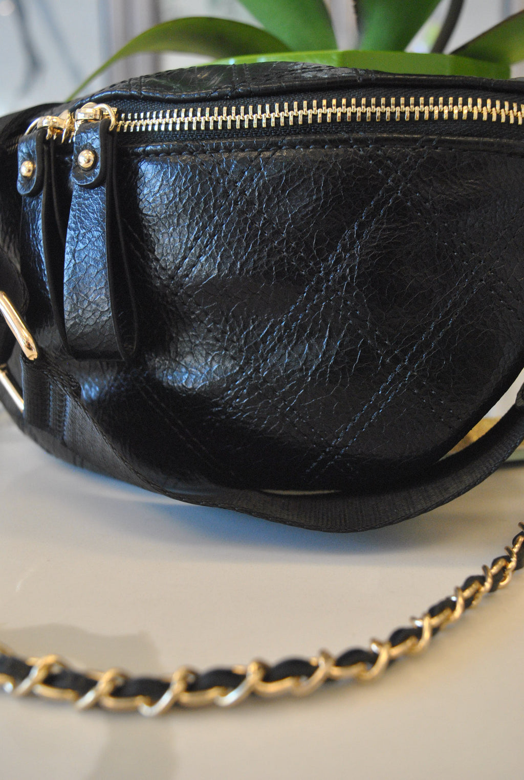 BLACK CROSSBODY