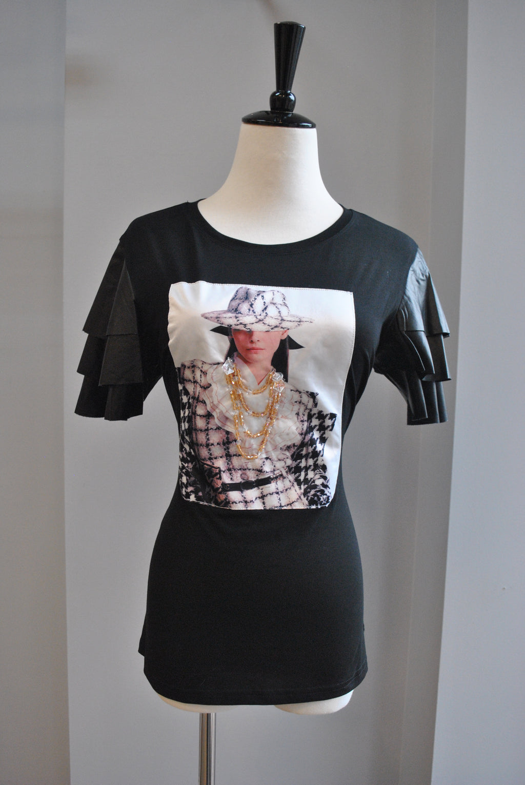 GRAPHIC T-SHIRT - BLACK WITH FUAX LEATHER SLEEVES