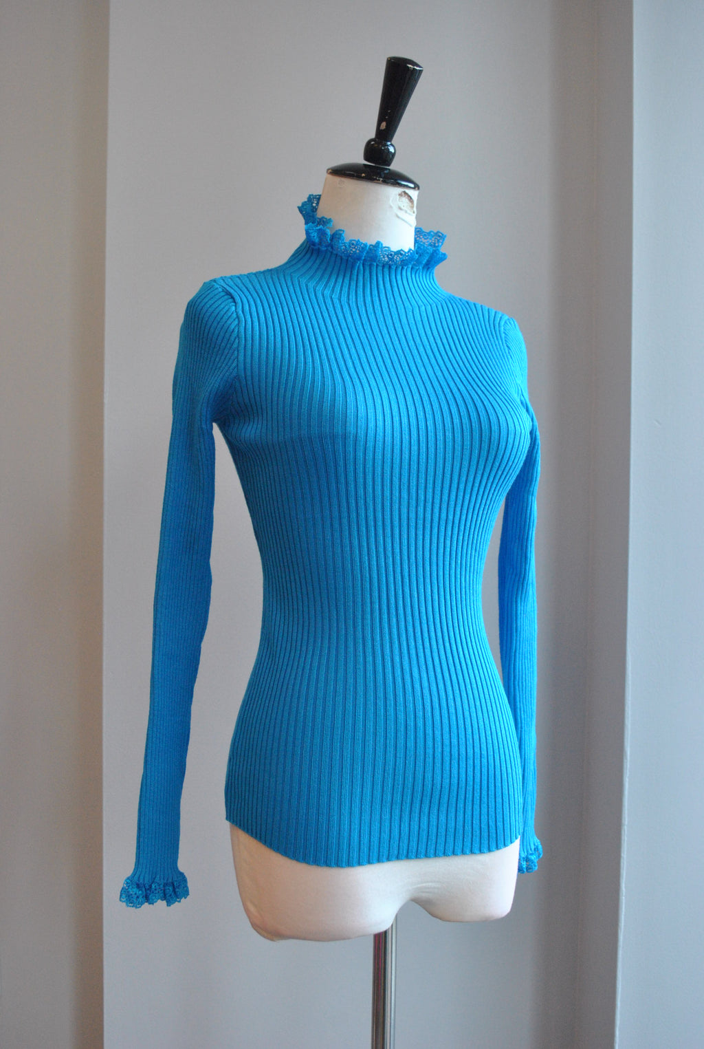 BLUE TURTLENECK STYLE SWEATER TOP WITH LACE