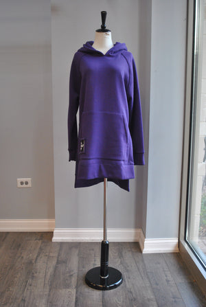 PURPLE SWEATSHIRT WITH A HOODIE