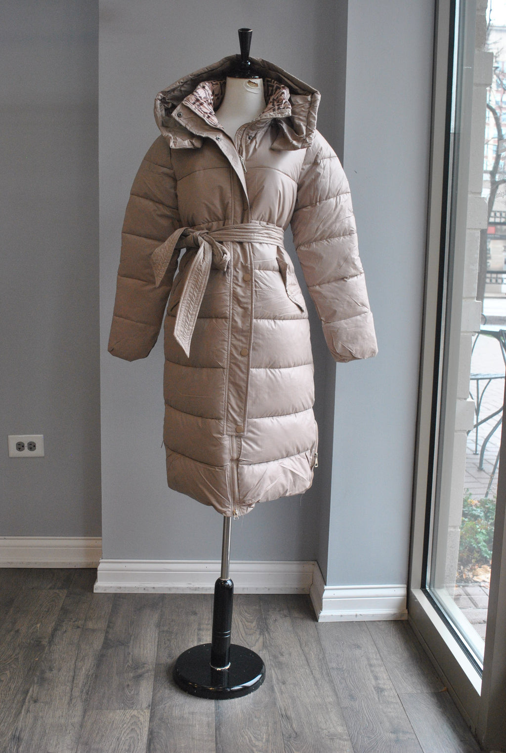 SAND COLOR PUFFY WINTE LONG COAT WITH A HOODIE