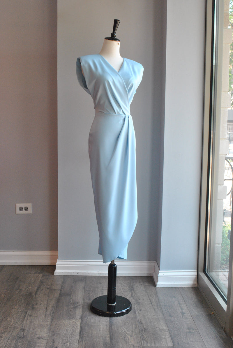 LIGHT BLUE SILKY MIDI DRESS WITH FRONT RUSHING