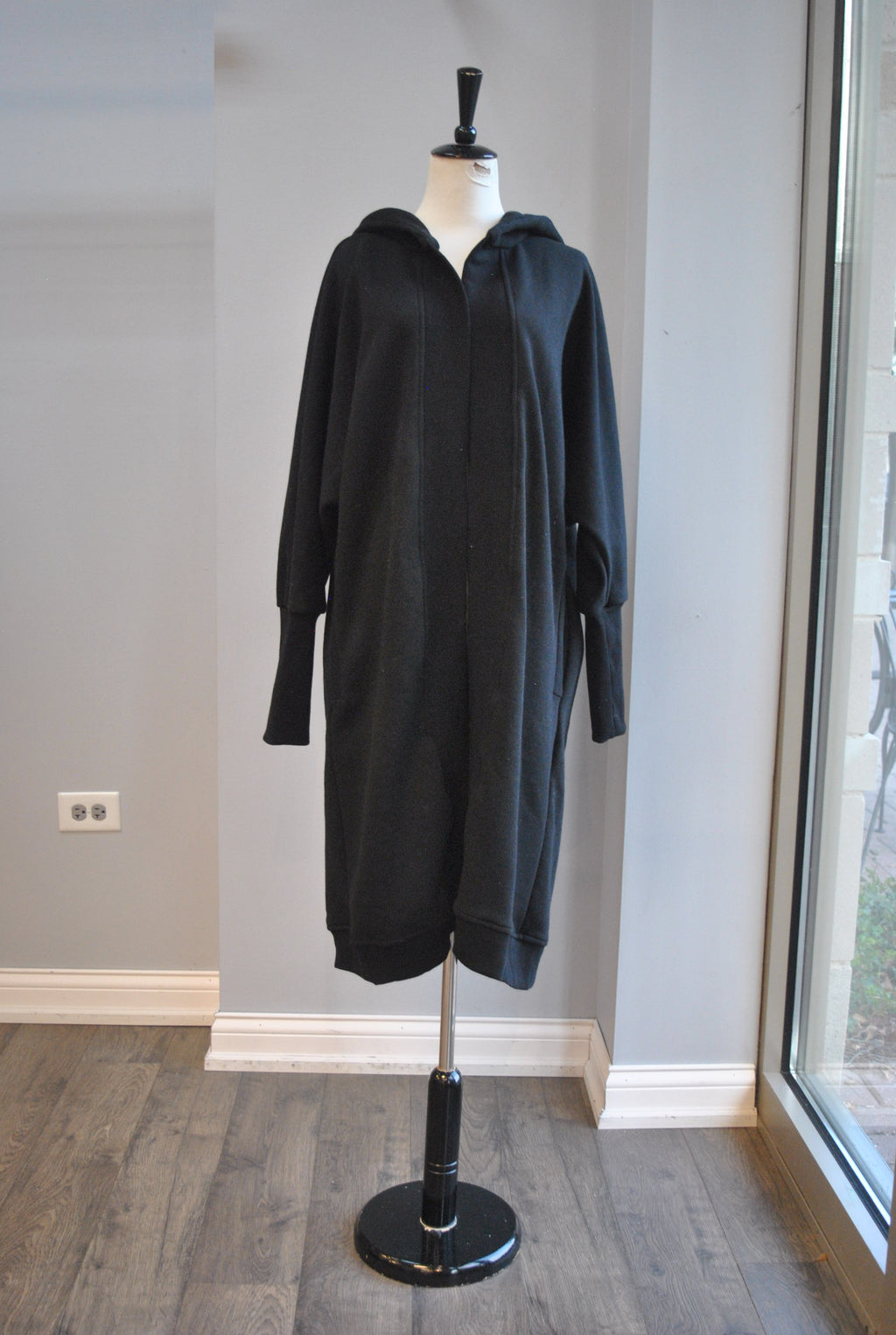 BLACK OPEN STYLE SWEATSHIRT WITH A HOODIE