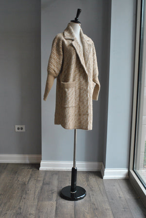 BEIGE AND WHITE PRINT ALPAKA COAT
