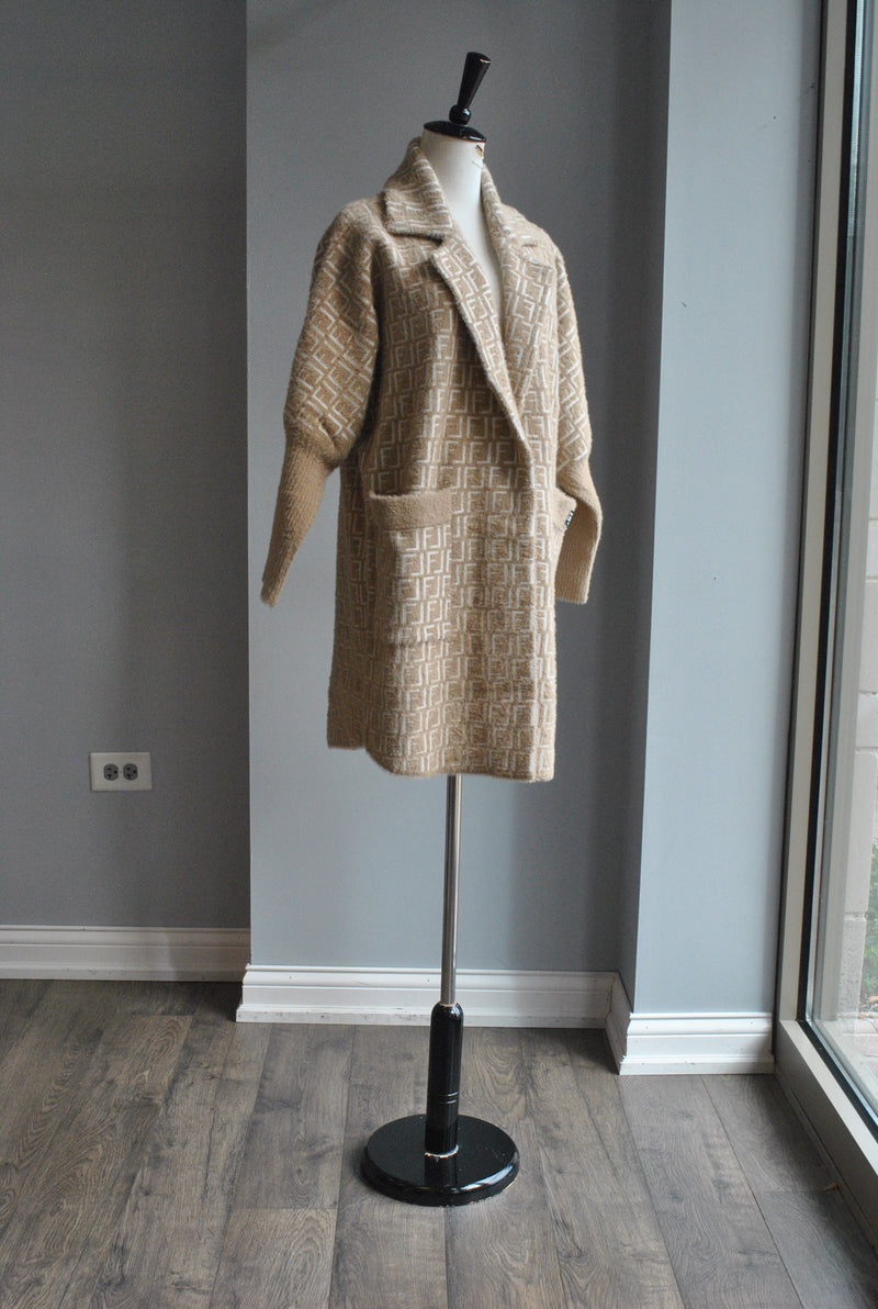 BEIGE AND WHITE PRINT ALPAKA COAT