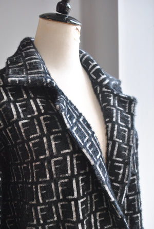 BLCK AND WHITE PRINT ALPAKA COAT