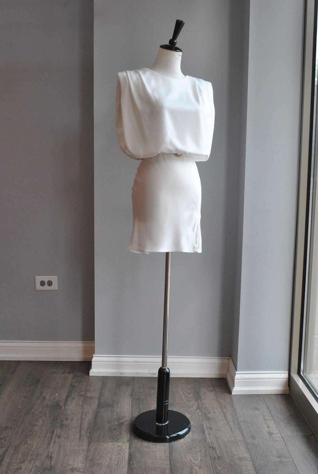 CLEARANCE - WHITE SILKY MINI DRESS