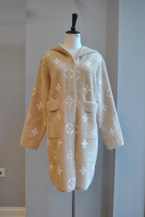 LIGHT BEIGE ALPAK COAT WITH A HOODIE