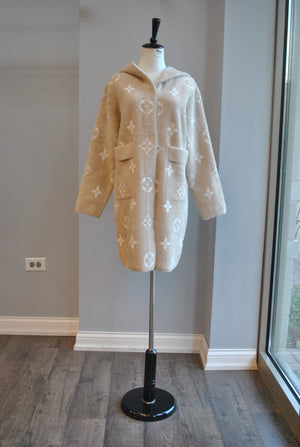LIGHT BEIGE ALPAK COAT WITH A HOODIE