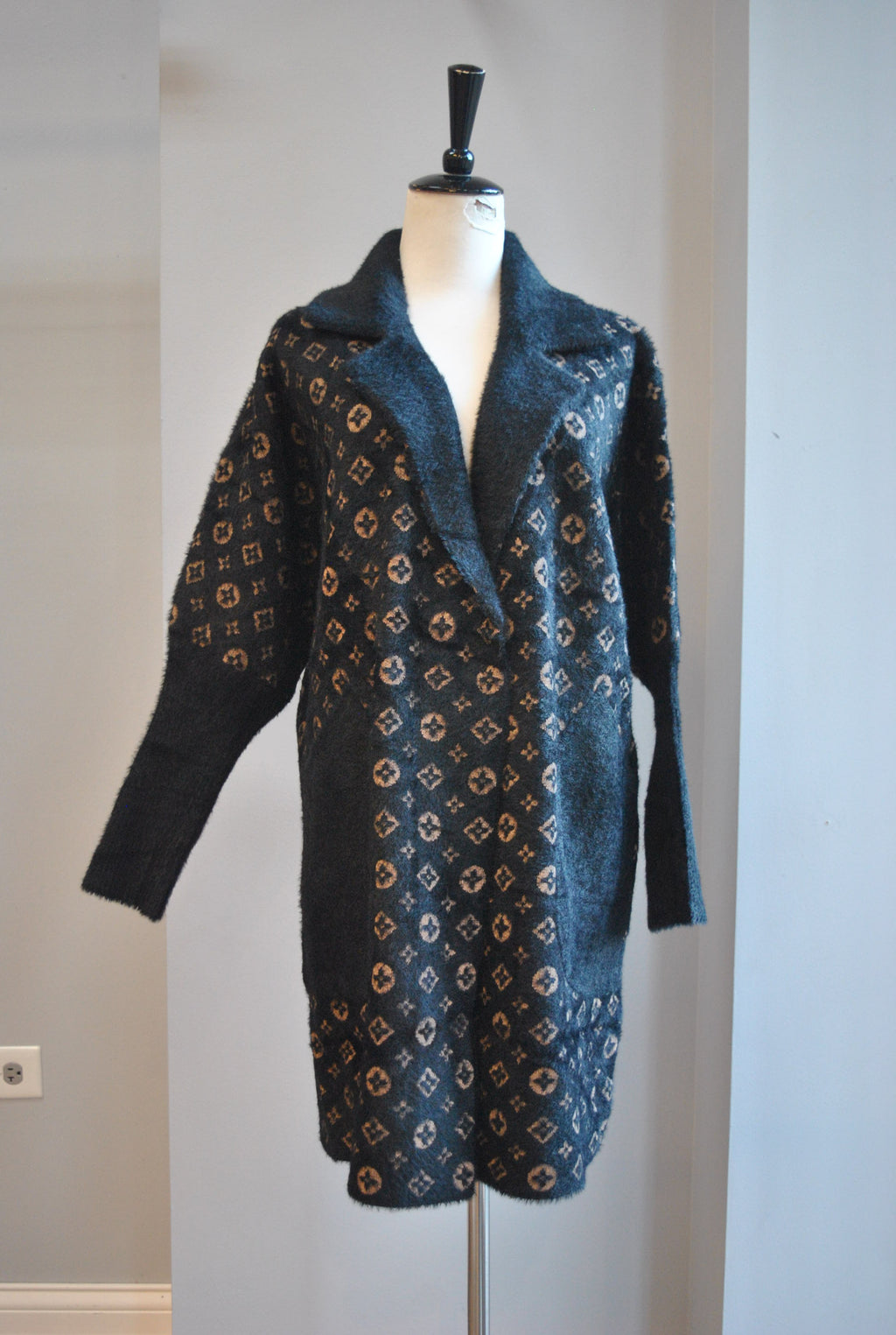 BLACK AND BEIGE ALPAKA COAT