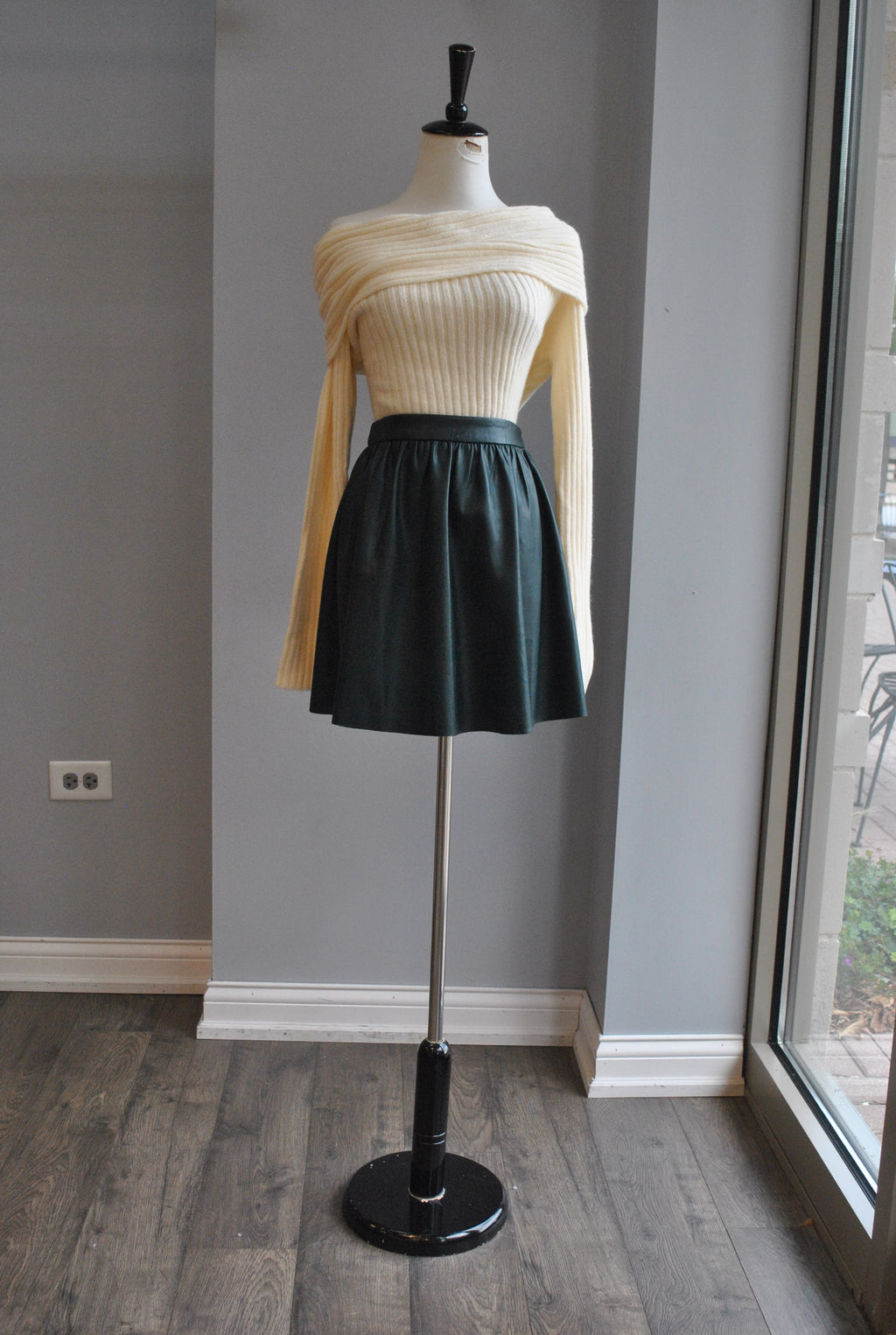 CLEARANCE - EMERALD GREEN MINI FLAIR SKIRT