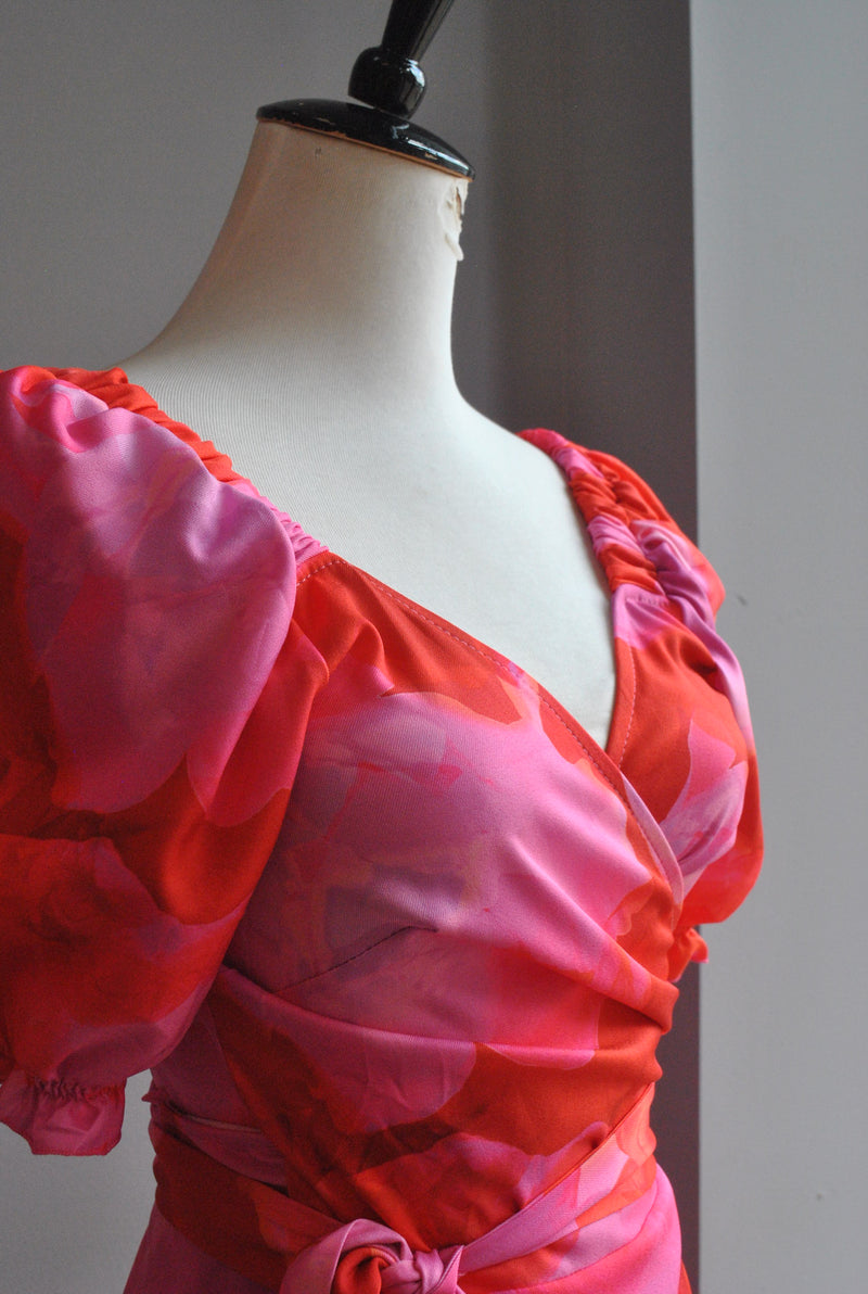 PINK AND RED WRAP SUMMER DRESS WITH SHORT SLEEVES