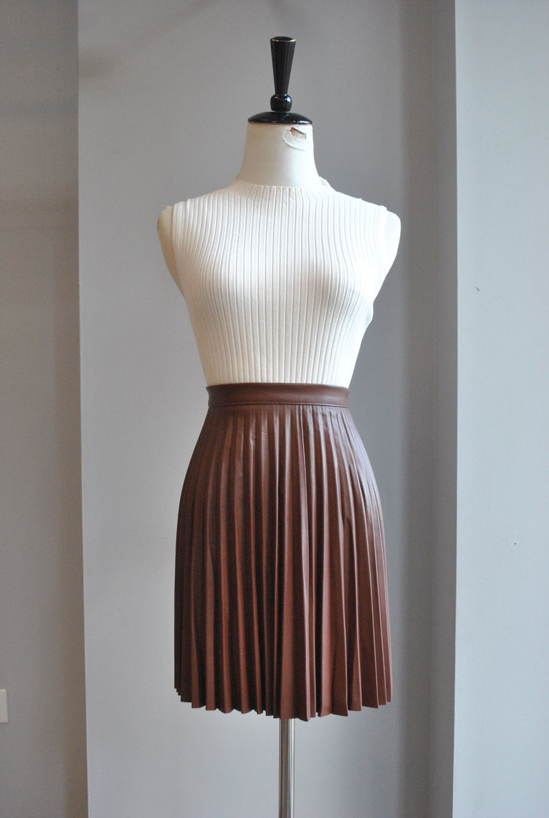 CHOCOLATE BROWN FAUX LEATHER PLEATED MINI SKIRT