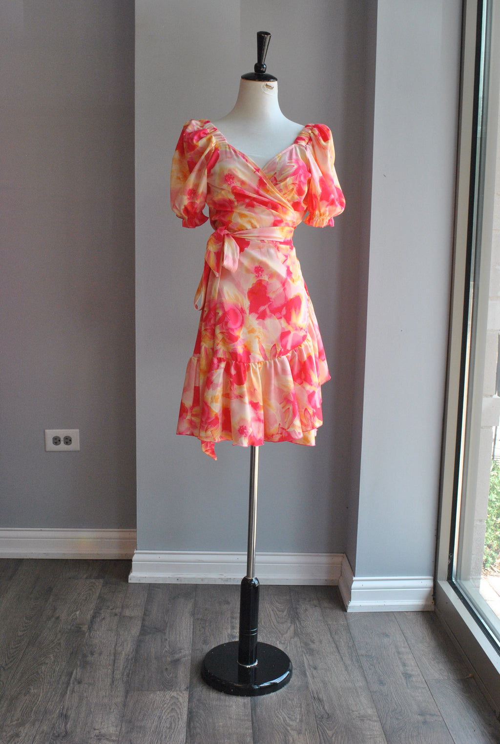 ORANGE MULTI SUMMER WRAP DRESS WITH SHORT SLEEVES