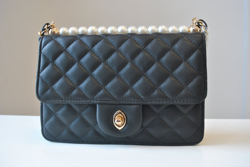 BLACK GUILTED CROSSBODY BAG