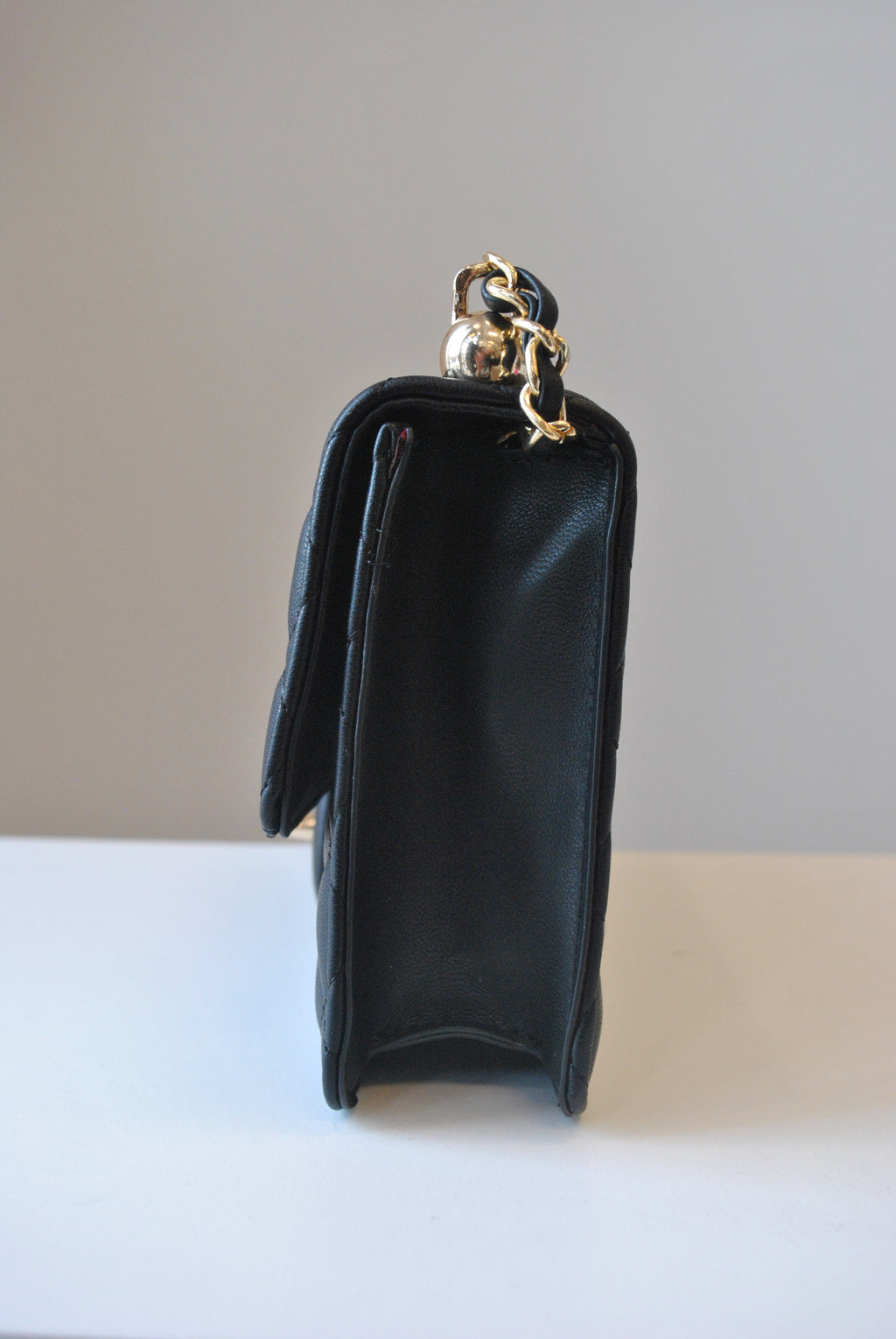 BLACK GUILTED CROSSBODY BAG