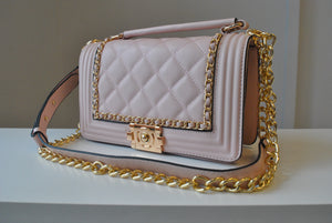 BLUSH PINK GUILTED MEDIUM CROSSBODY BAG WITH GOLD CHAIN