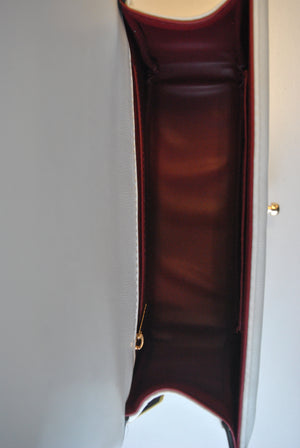 WHITE GUILTED CROSSBODY BAG WITH GOLD CHAIN
