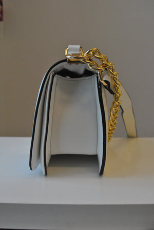 WHITE GUILTED CROSSBODY BAG WITH GOLD CHAIN