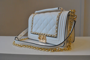 WHITE GUILTED CROSSBODY BAG WITH GOLD CHAIN