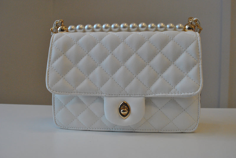 WHITE GUILTED SMALL CROSSBODY BAG WITH PEARLS