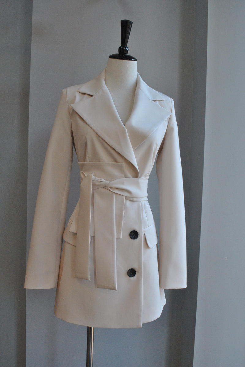 BEIGE JACKET WITH A BELT