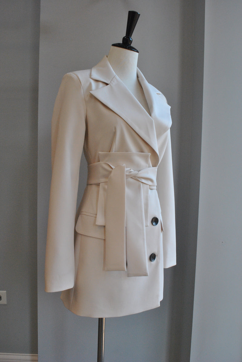 BEIGE JACKET WITH A BELT