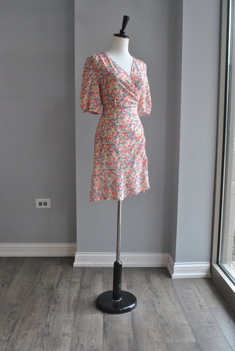 MULTICOLOR FLOWER PRINT SUMMER DRESS WITH SIDE RUSHING