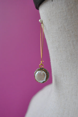 MOTHER OF PEARLS AND SWAROVSKI CRYSTALS ON GOLD LONG EARRINGS