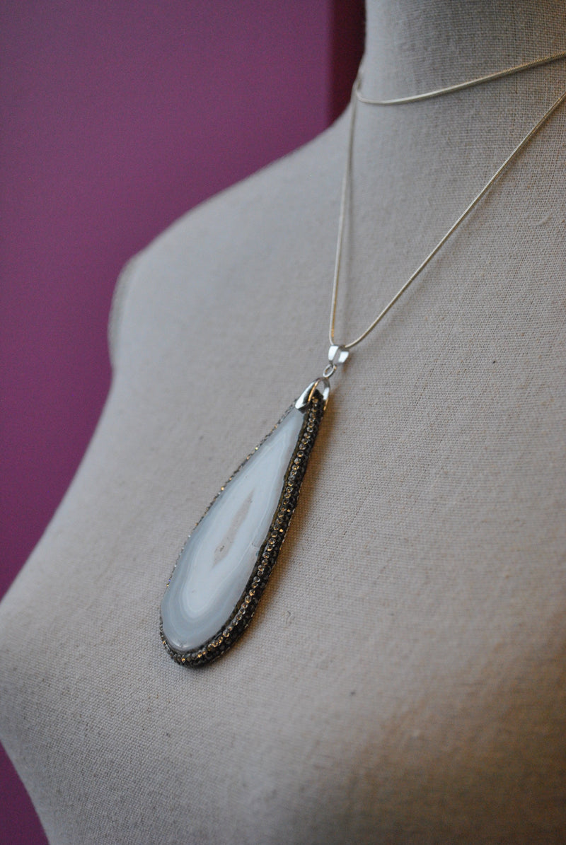 GREY AGATE FREEFORM WITH SWAROVSKI CRYSTALS LONG CHAIN PENDANT