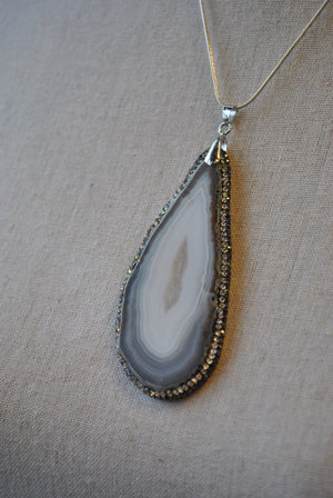 GREY AGATE FREEFORM WITH SWAROVSKI CRYSTALS LONG CHAIN PENDANT